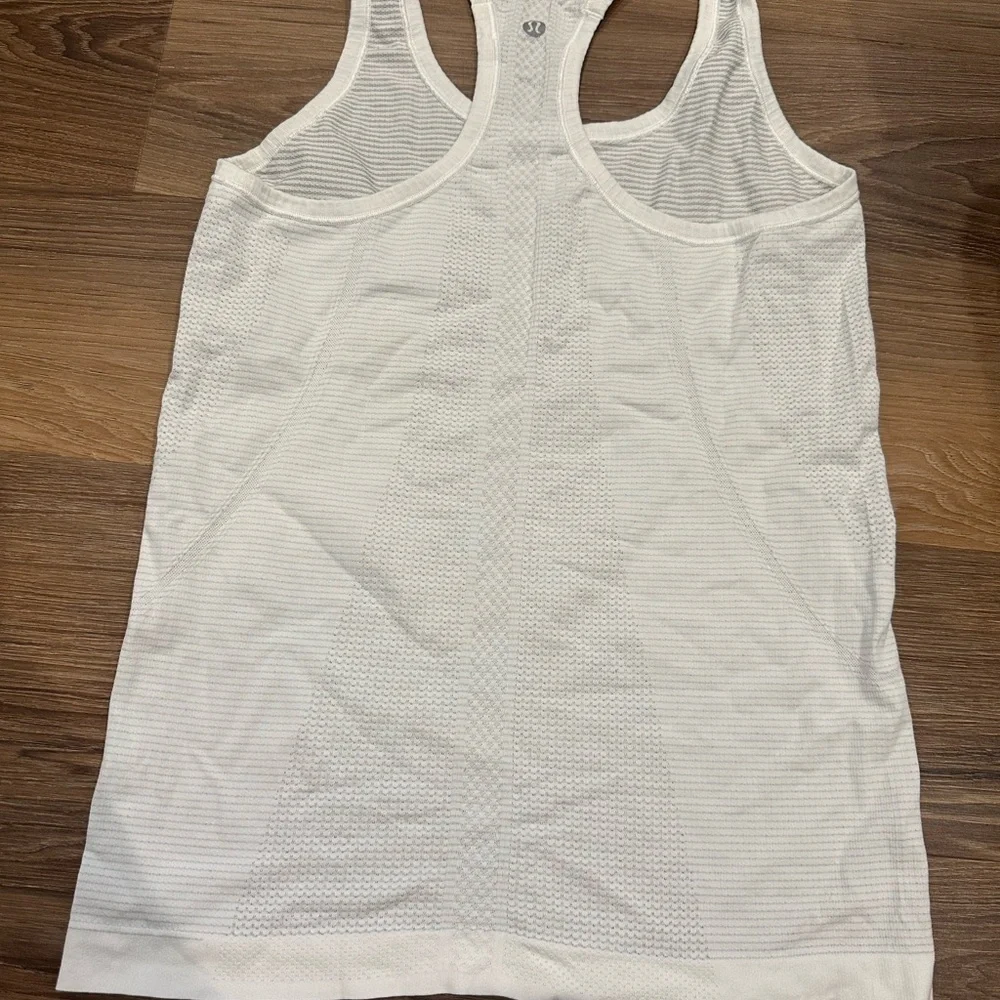 Lululemon - Six Piece Tank Bundle